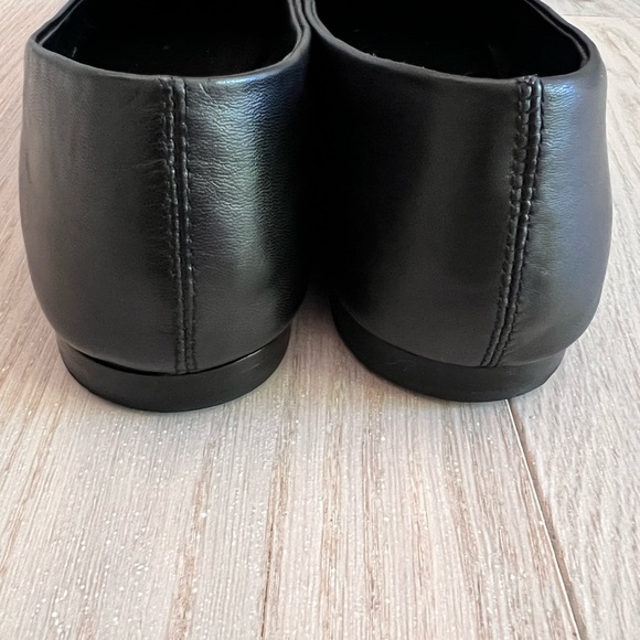 Vince Women's Sleek Black Leather Flats - Picture 4 of 7